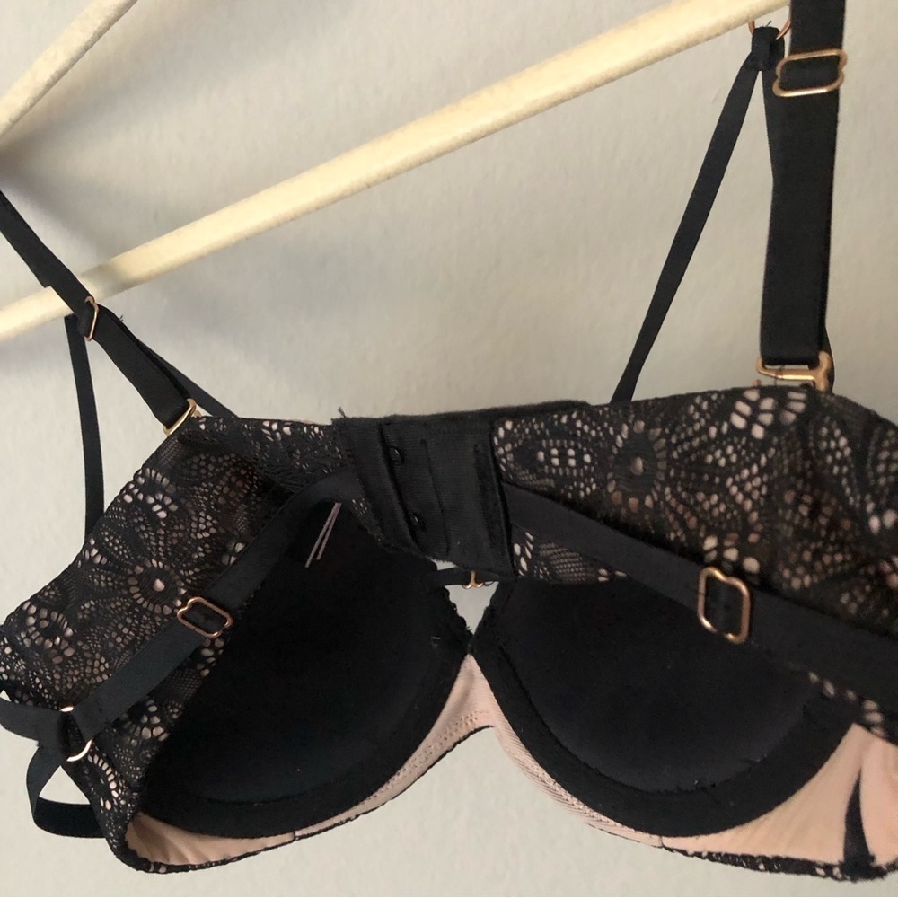 Victorias Secret Lace Convertible Bra in Black Size 32b - Picture 7 of 9